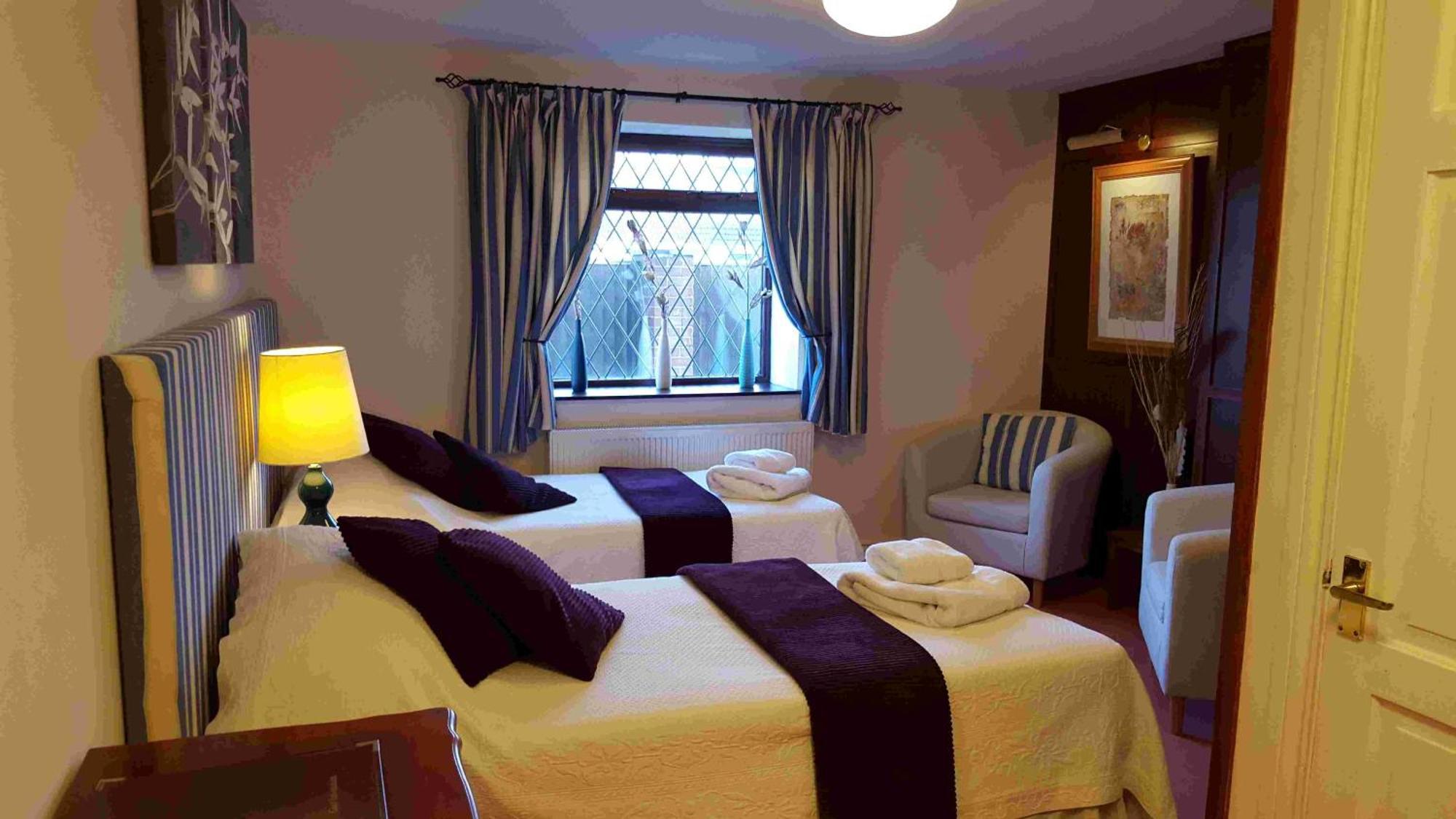 Oyo The Walnut Tree Hotel West Camel Екстериор снимка